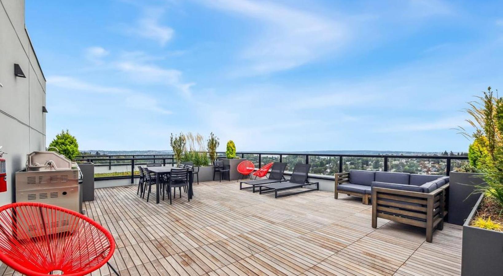 Landing At Madrone - 1 Bedroom In District